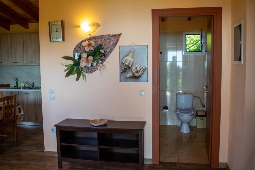 Takis & Eirini Family Apartments Perama  Bagian luar foto